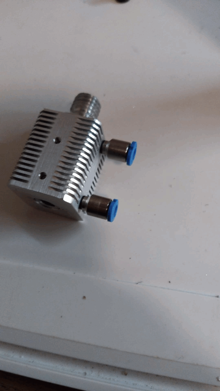 A water cooled V6 hotend 3D ETPLUS