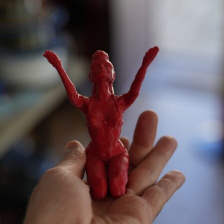3D‑Printed Kneeling Red Arcane Sorceress